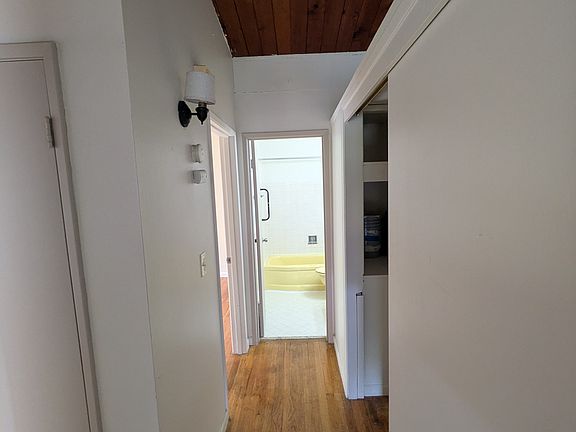 2nd image of 1495 S Columbian Way APT 3