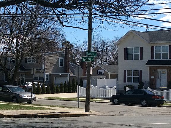 2nd image of 403 Merrick Ave Unit 2