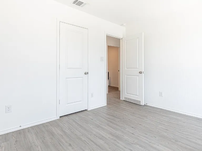 4136 Cove Fls — Photo 16