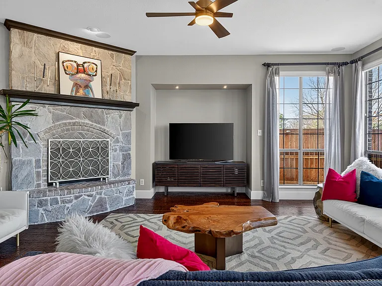 301 Foxcroft Ln — Photo 11