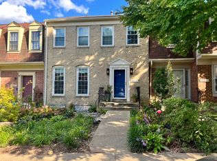 4833 Carriagepark Rd #2, Fairfax, VA 22032