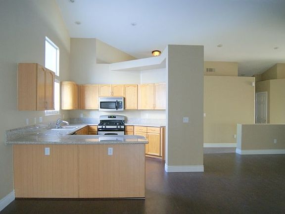 4th image of 7912 White Grass Ave