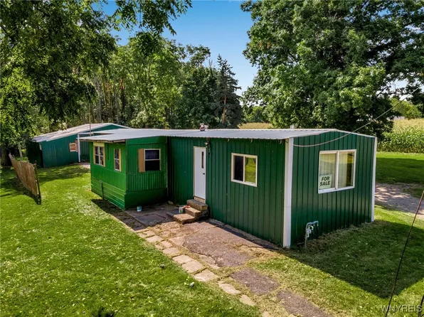11038 Buckman Rd, Pavilion, NY 14525