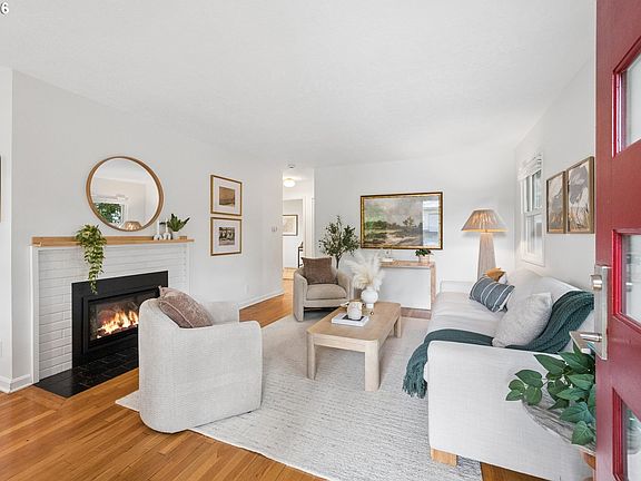3rd image of 4908 SE 44th Ave