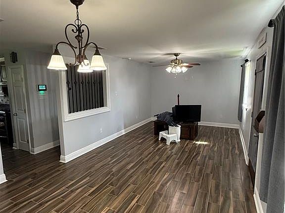 2nd image of 2212 Nancy Dr