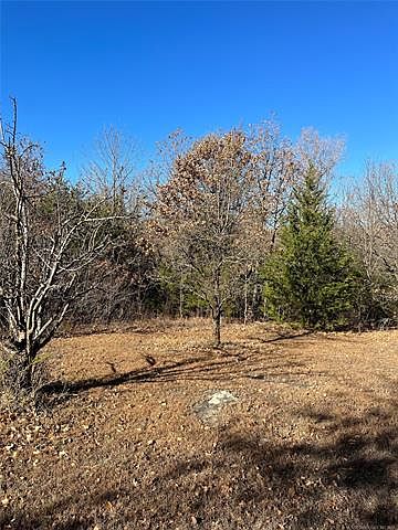 2nd image of 1194 N Oak Ln