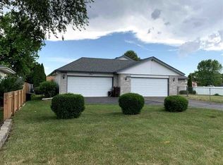 936 Old Ralston Rd, Machesney Park, IL 61115