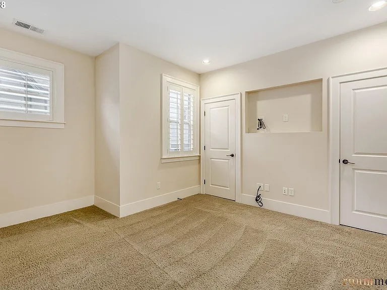 658 SW Rustica Ter — Photo 12