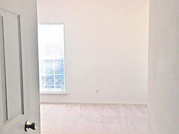 5th image of 1774 N Gregg Ave APT 9