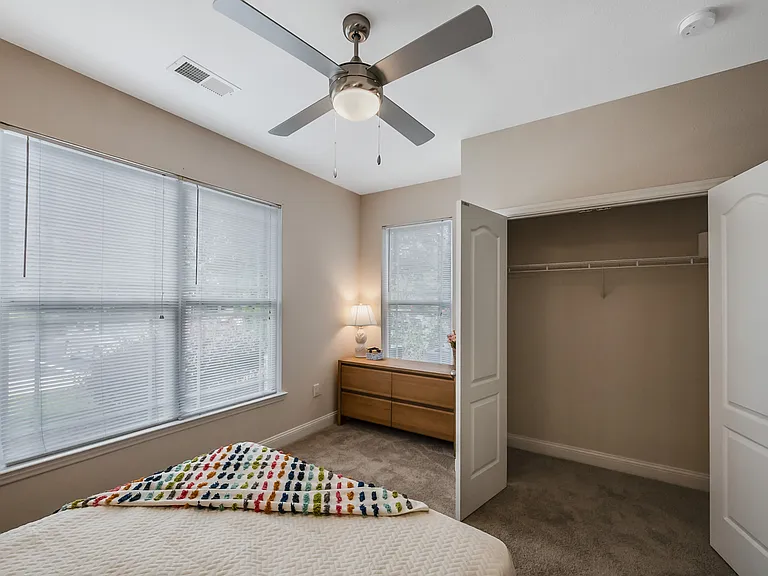 Ashbury Square Apartments — Photo 62