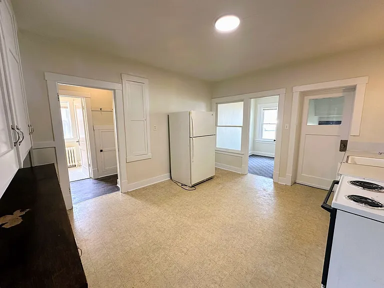 812 State St — Photo 18