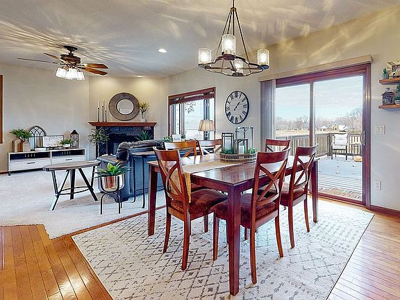5th image of 300 Pebble Creek Dr