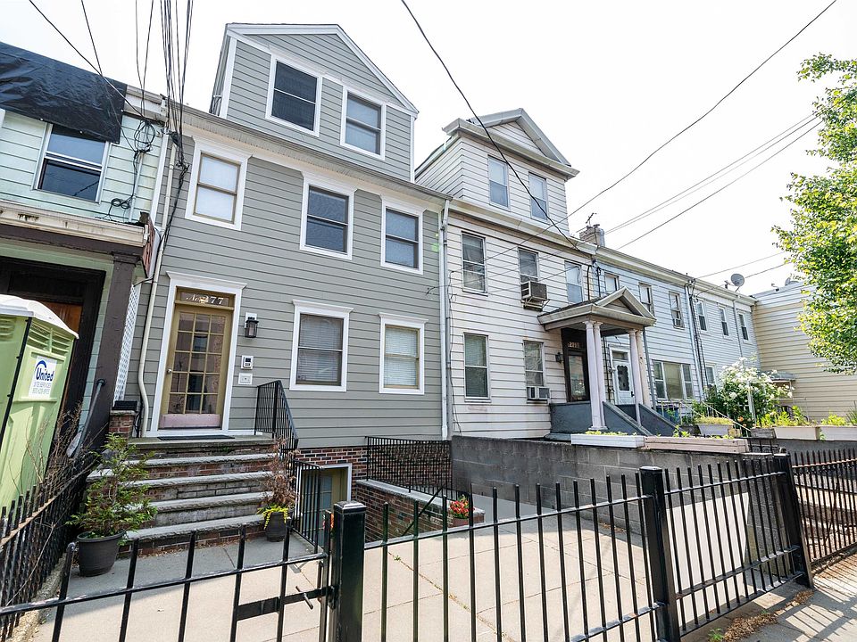 1st image of 277 3rd St APT 1