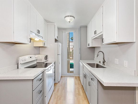2nd image of 6333 La Jolla Blvd Unit 281