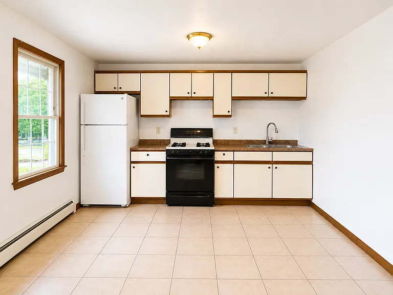 330 S Main St #3C — Photo 2