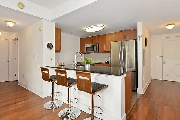 Sold by Urban Luxe | media 20