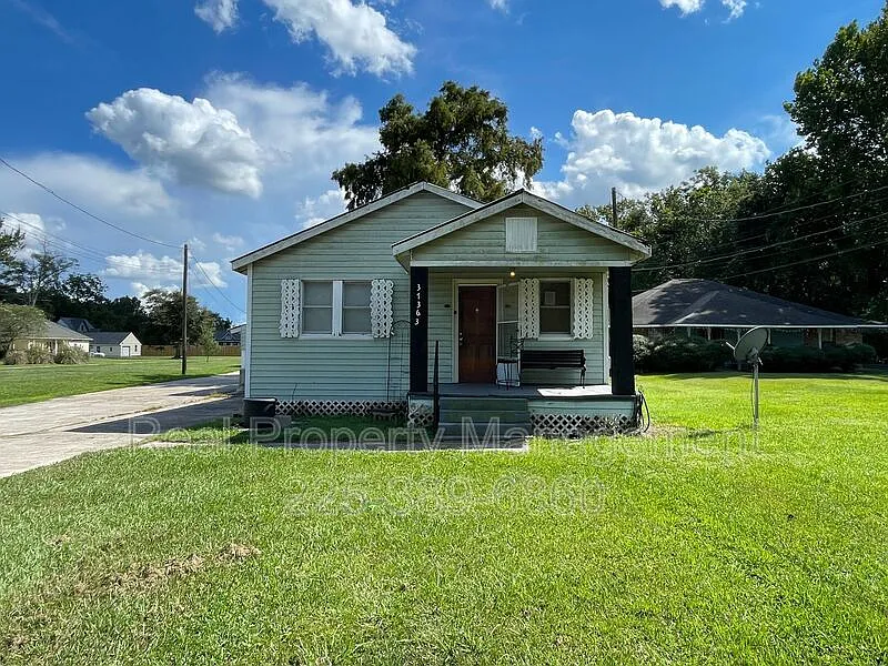 3 bed, 1.0 bath, 800 sqft, $1,075 — Photo 1