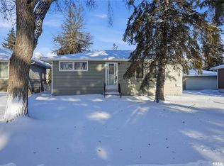 4214 Richmond Pl, Regina, SK S4R4N6