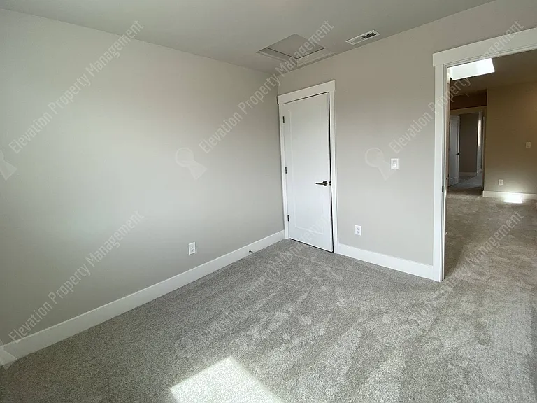 3035 NE Red Jasper Pl — Photo 18