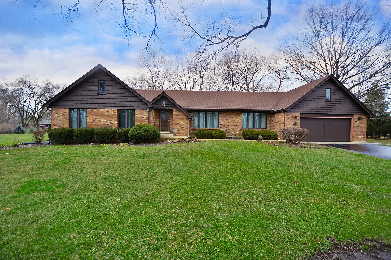 31 Lynn Dr photo 1