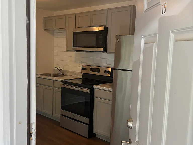 1931 Joseph E Boone Blvd NW #15 — Photo 2