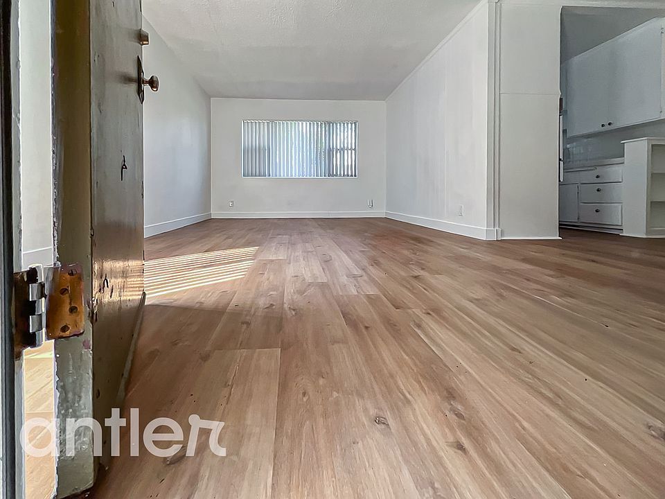 1st image of 3917 Stevely Ave #C1