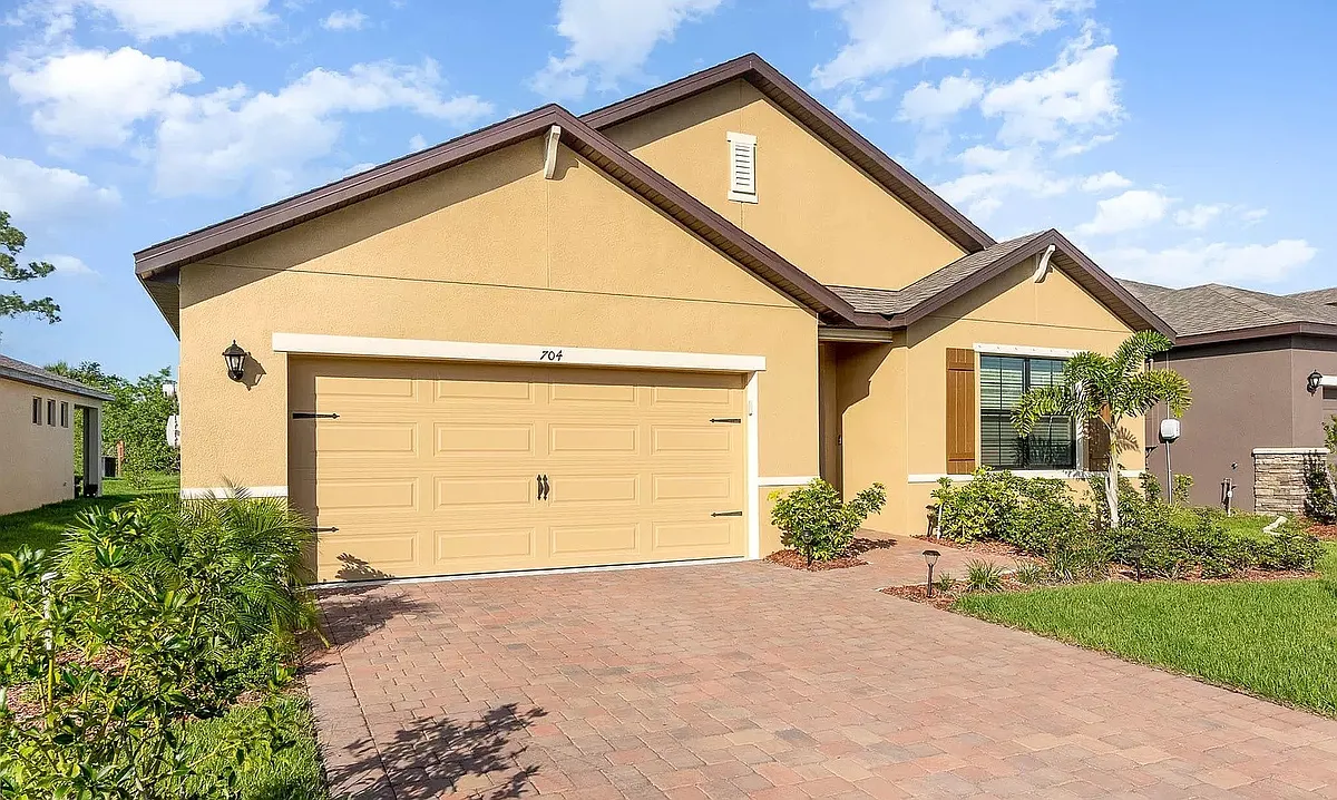 Building Photo - 704 Acadia Ct SE