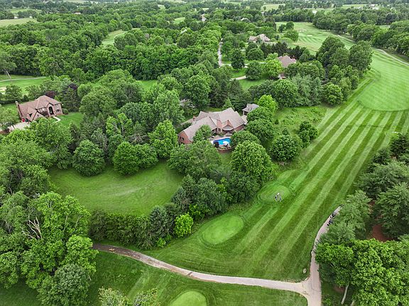3rd image of 52 Avenue Of Champions