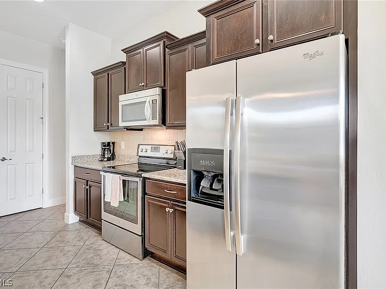10879 Rutherford Rd — Photo 11