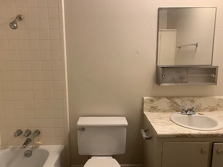 910 Sandefur St #100 — Photo 5