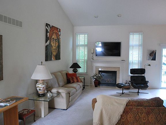 3rd image of 42278 Bayberry Dr