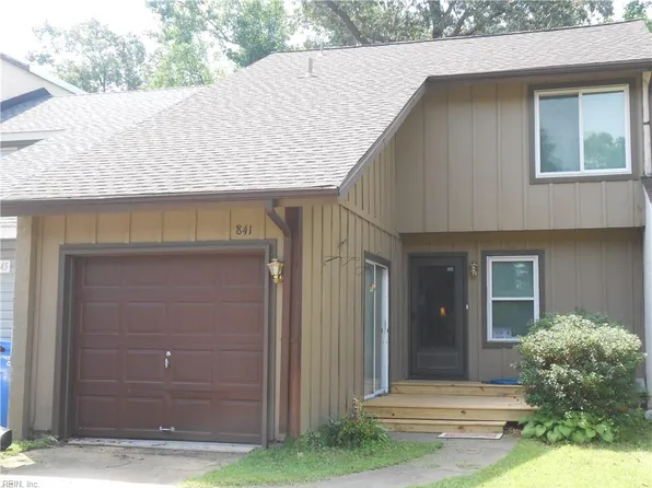 841 Pine View Ln, Chesapeake, VA 23320