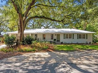 138 Meadows Dr, Saint Simons Island, GA 31522