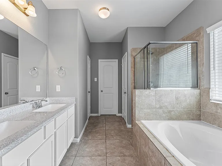 8946 Westfield Glen Ct — Photo 9