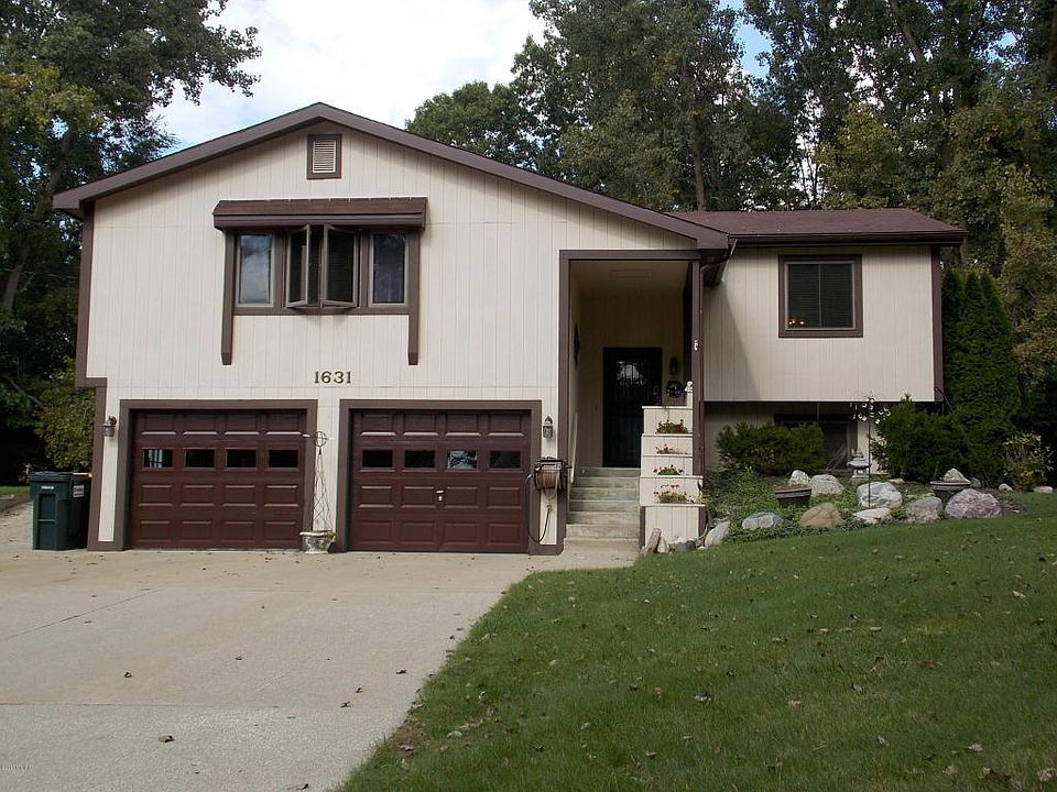1st image of 1631 Lamberton Lake Dr NE