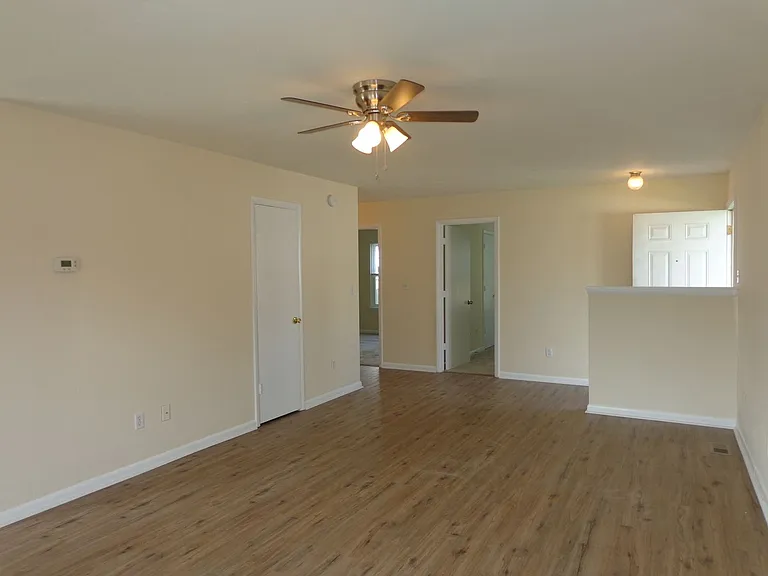 4636 Coronet Ave — Photo 3