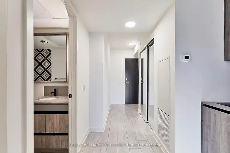 1 bed, 1.0 bath, 495 sqft, $2,300 — Photo 3