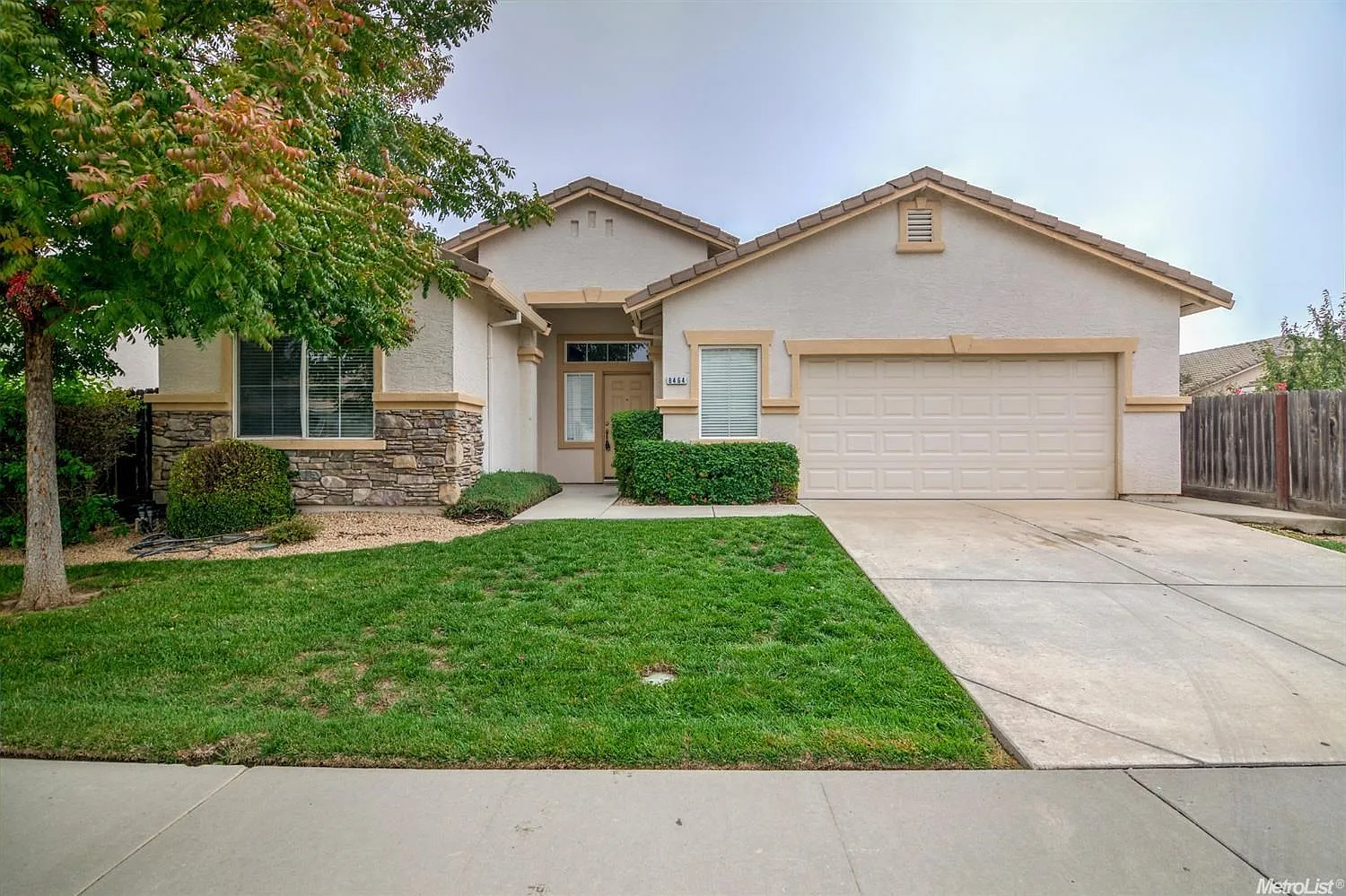 8464 Zinnia Way photo 1