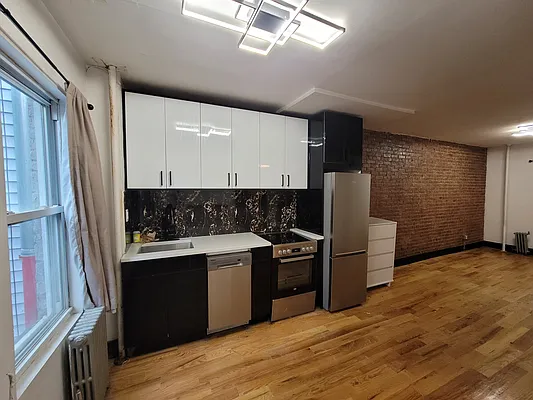 Rented by PL Realty | media 9