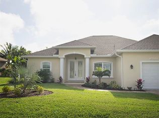 1049 Rotonda Cir, Rotonda West, FL 33947