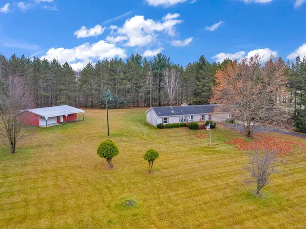 2430 E Marlette Rd, Applegate, MI 48401