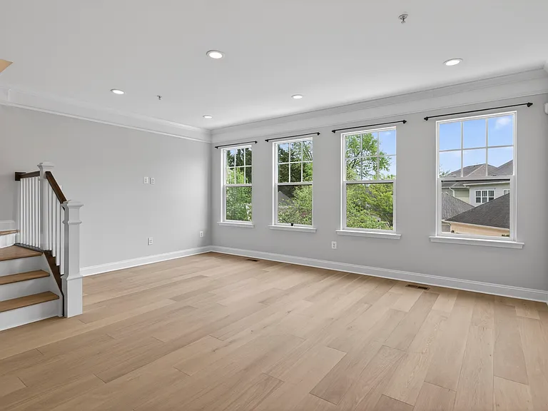 89 Southgate Ave — Photo 12