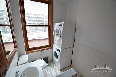 Rented by Manhattan Realty Group