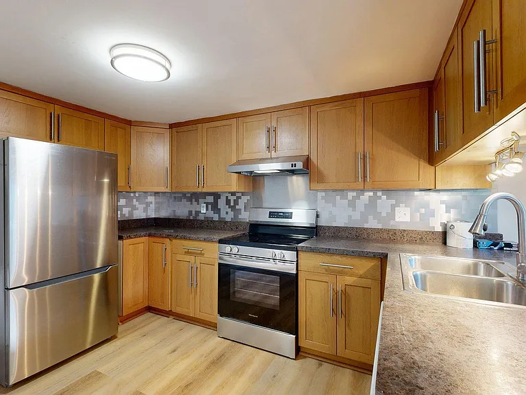 2609 Meade Ct — Photo 3