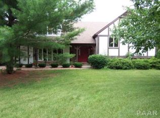 212 N School St, Washington, IL 61571
