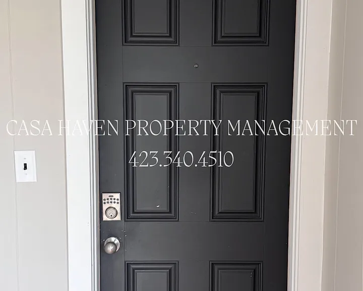 204 E Watauga Ave — Photo 2