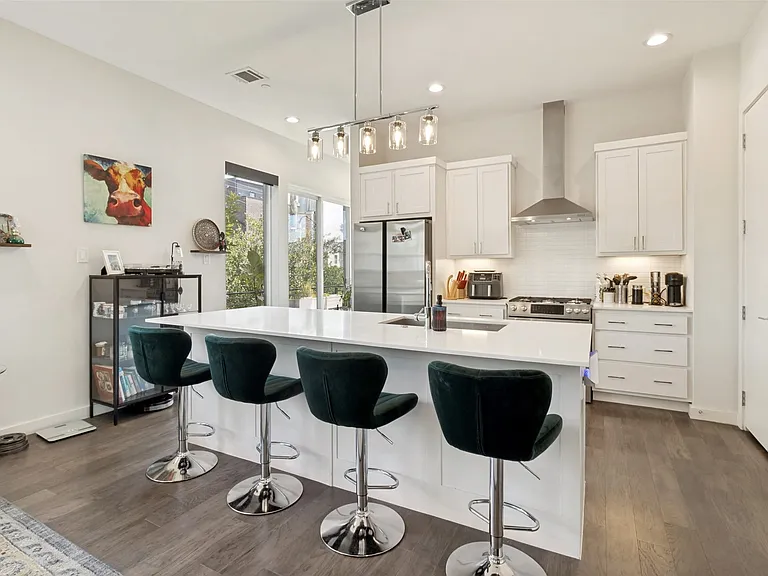 4626 Munger Ave #201 — Photo 5