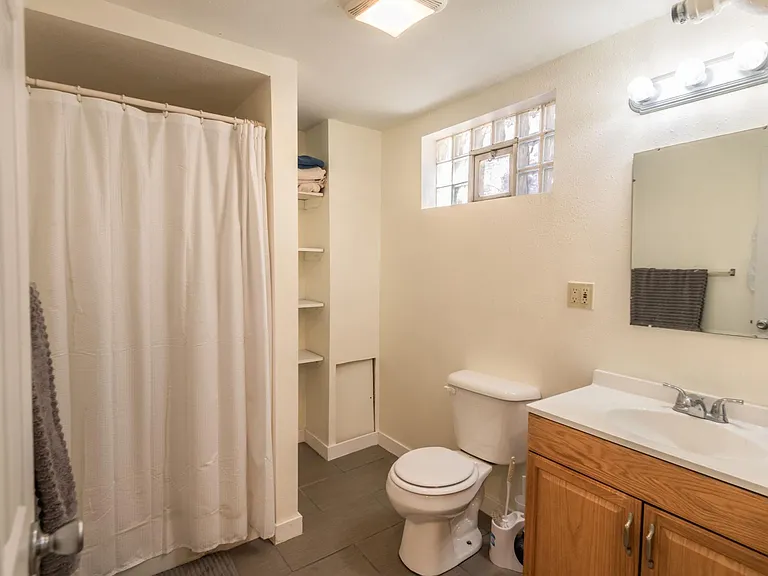 1519 E Garfield St #BASEMENT — Photo 5