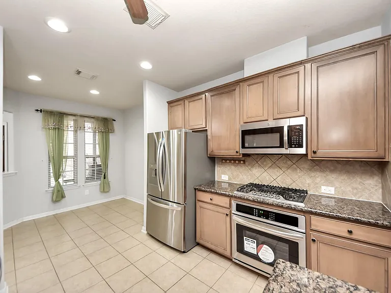1251 Glenwood Canyon Ln — Photo 4