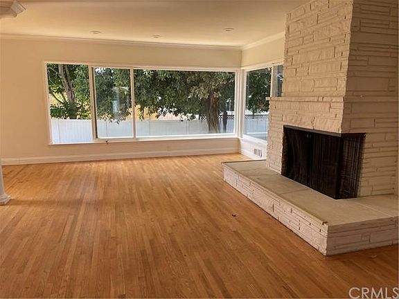 4th image of 353 Camino De Las Colinas